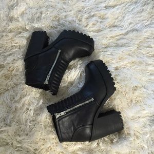 Sale📍H&m divided heels