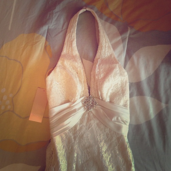 Never worn halter mermaid style lace wedding