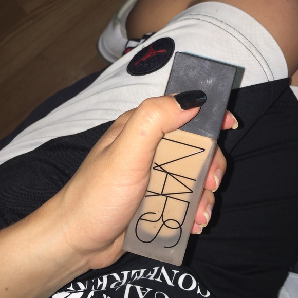 NARS Syracuse MED/dark FOUNDATION