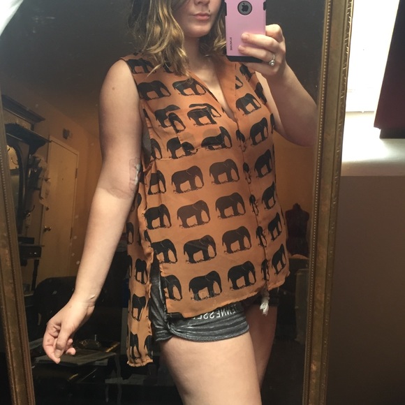 🐘Sheer elephant top!
