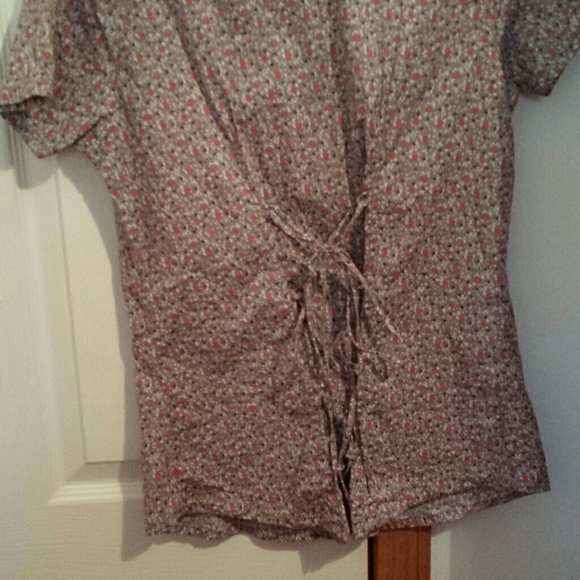 Top - Picture 2 of 3