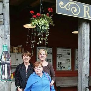 Meet your Posher, Keeley