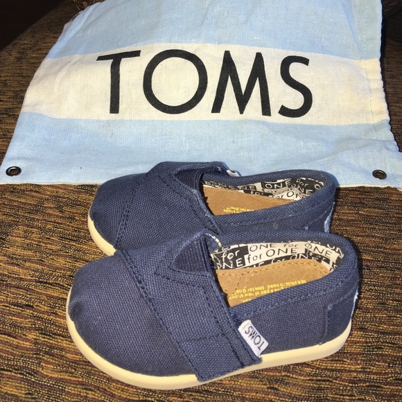 NWOT Tiny Toms