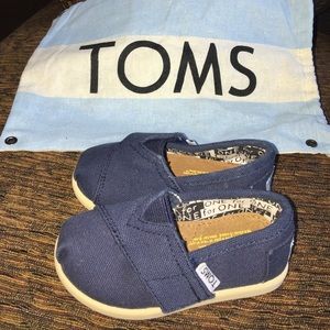 NWOT Tiny Toms