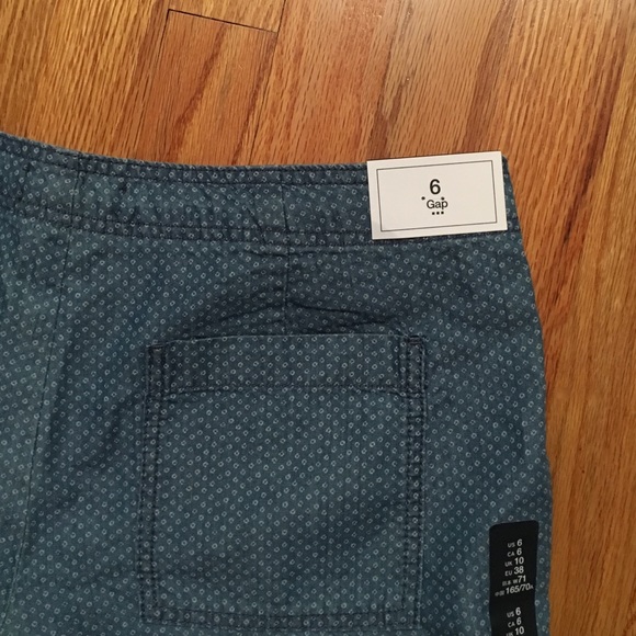 Gap cotton draw string shorts. - Picture 3 of 3