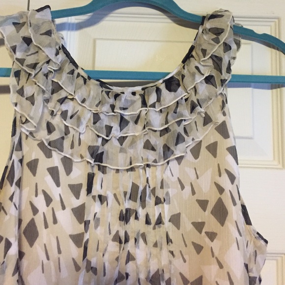 Beautiful top!🐬 - Picture 2 of 4