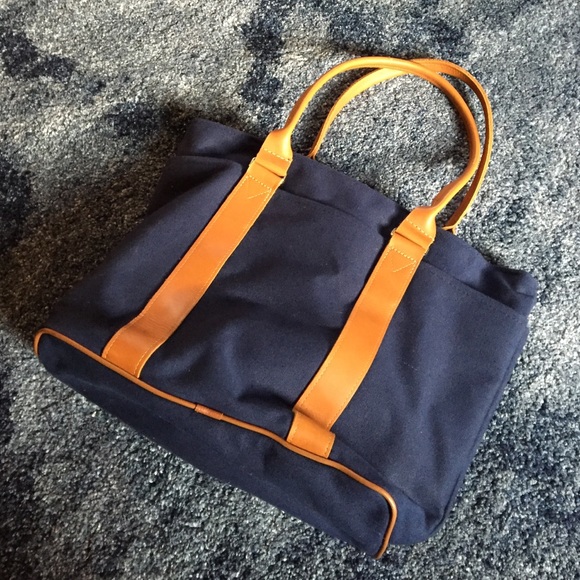 Navy canvas tote with lots of pockets weekend bag