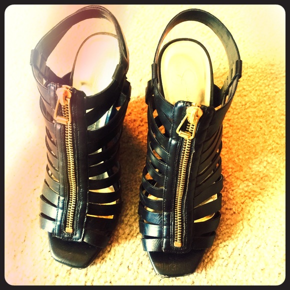 Fashion shoes, look as brand new.