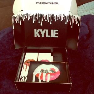 (RESERVED) NIB Kylie Lip Kit (EXPOSED)