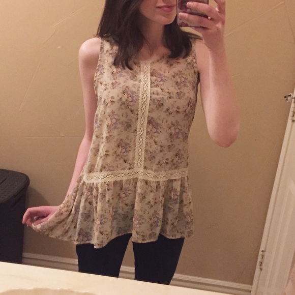 Nordstrom Floral Top - Picture 5 of 5