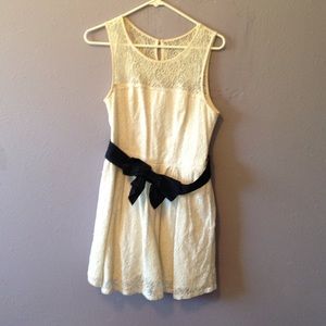 I'm selling this Abercrombie and Fitch lace dress.