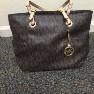 MK purse!! Lightly used