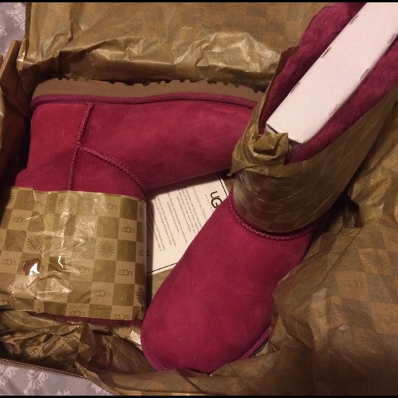 Pink women uggs with bailey bow