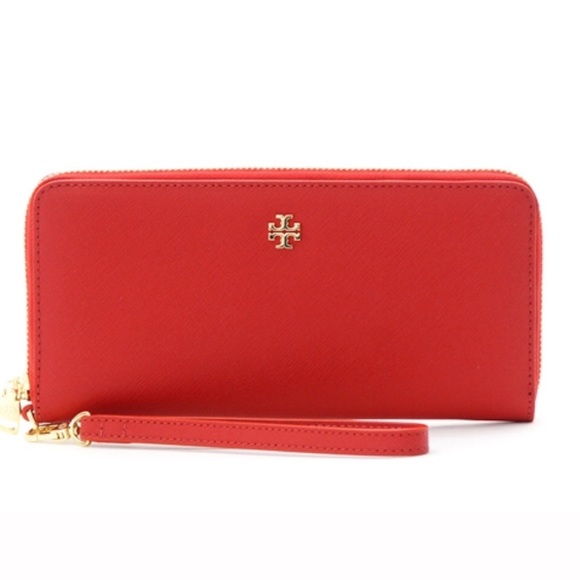 Tory Burch Handbags - Tory Burch York Zip Passport Continental Wallet