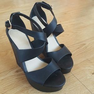 Black Wedges