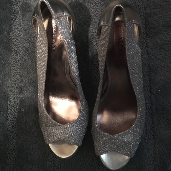 Platform silver metallic heels