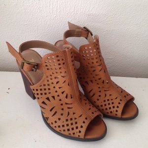 Cut out Peep Toe Heel