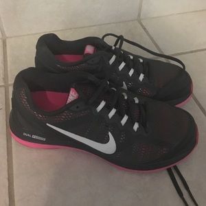 Womens nike shoes!