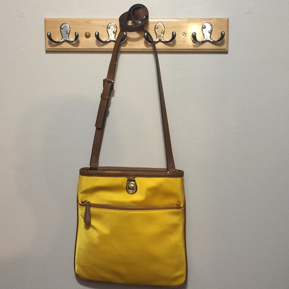 Michael Kors Kempton Large Pocket Nylon crossbody - Picture 5 of 5