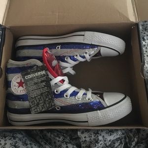 Sequined converse size 6