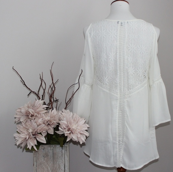 Cold Shoulder Top - Picture 4 of 7