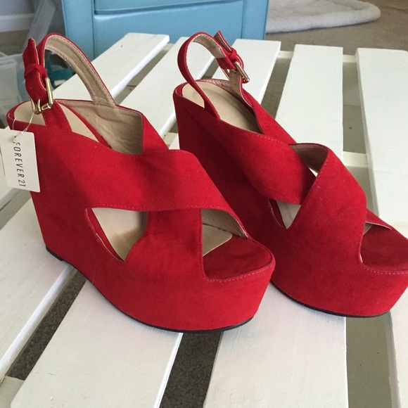 RED 5" faux suede wedges from Forever 21!