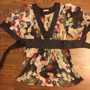 Forever 21 fashionable floral top