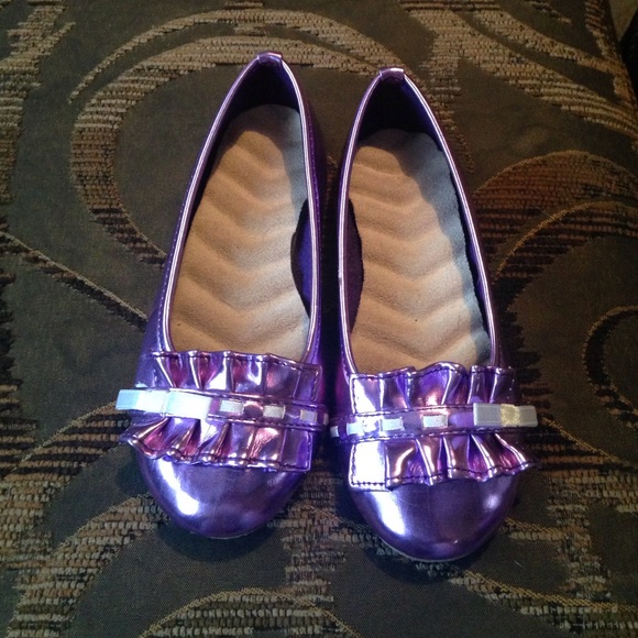 Girls purple slipons