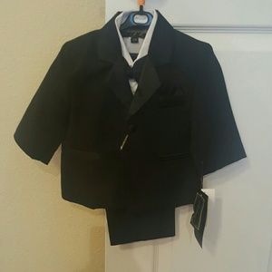 Baby 6m tuxedo