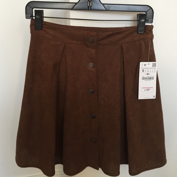 Brand new Zara suede burnt orange skirt- small