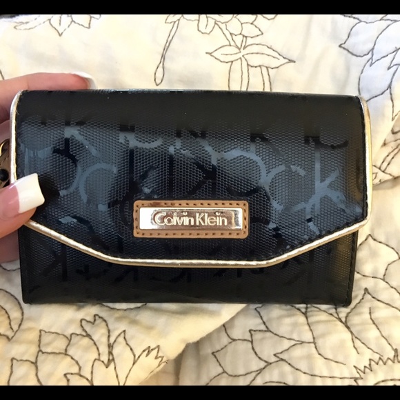 Calvin Klein wallet / iPhone 5 case