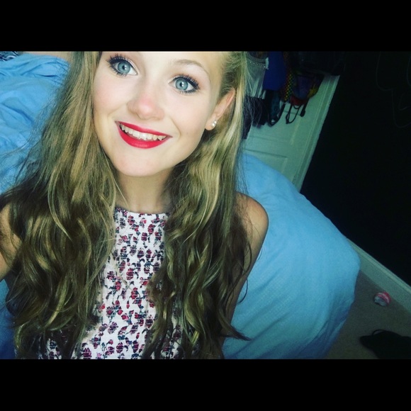 Meet your Posher, Paige - Picture 1 of 1