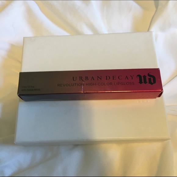 New urban decay revolution high-color lip gloss!