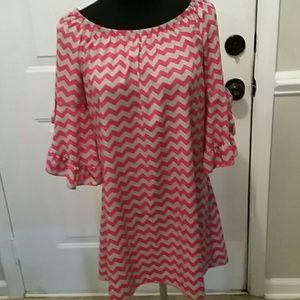 Top size small. Red and gray.