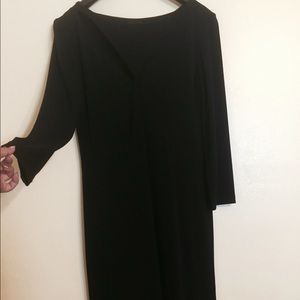 Above knee, mid sleeve, BCBG dress with slit