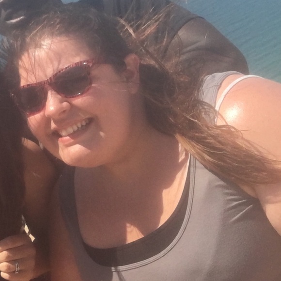 Meet your Posher, Kayla