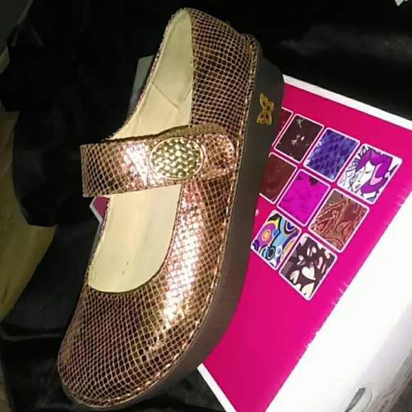 Comfortable clogs