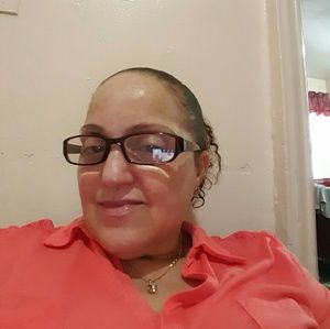 Meet your Posher, Yris