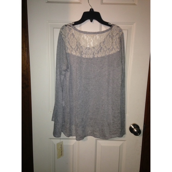 Laced long sleeved shirt - Picture 2 of 3
