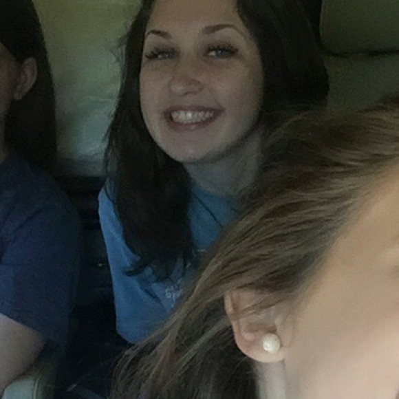 Meet your Posher, Ayla