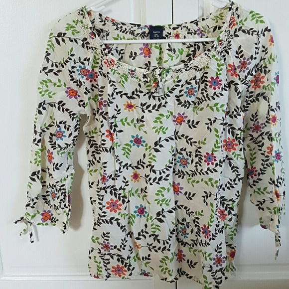 Gap shirt
