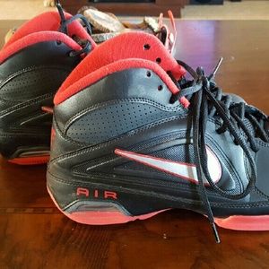 Basketball shoes only worn 2-3 times!