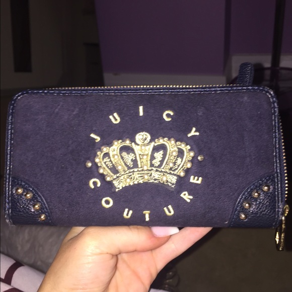 Juicy Couture Zip Up Wallet