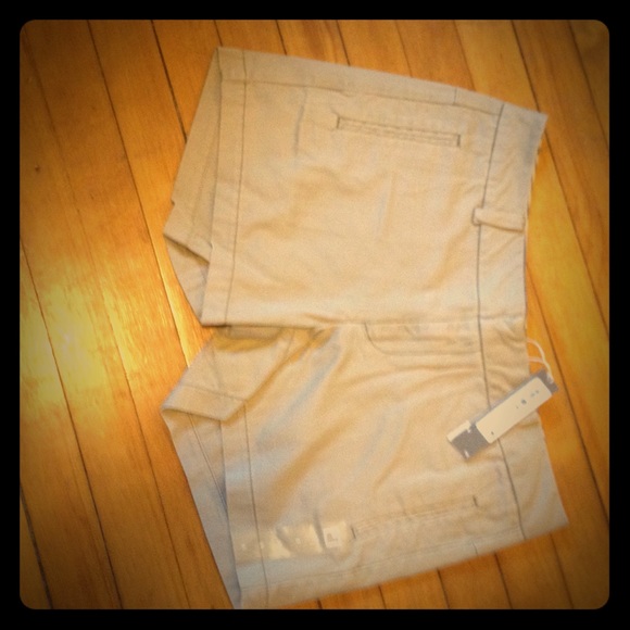 Jcp twill shorts in Biscotti (khaki) size 6