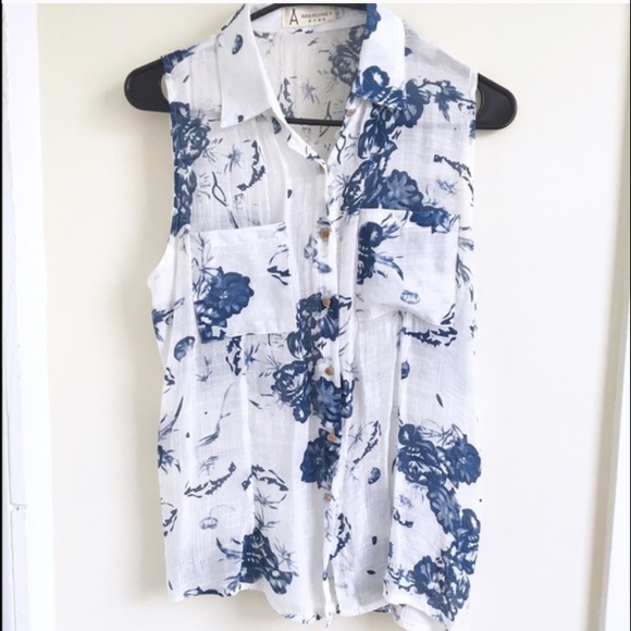Floral Sleeveless Button Down Blouse