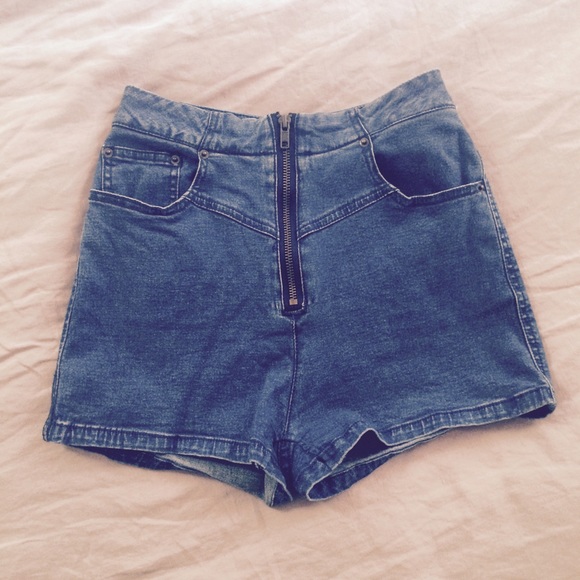 zip up high waisted denim shorts.