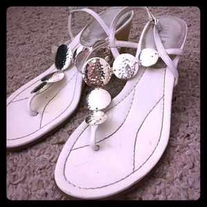 Black house white market Silver/white sandals