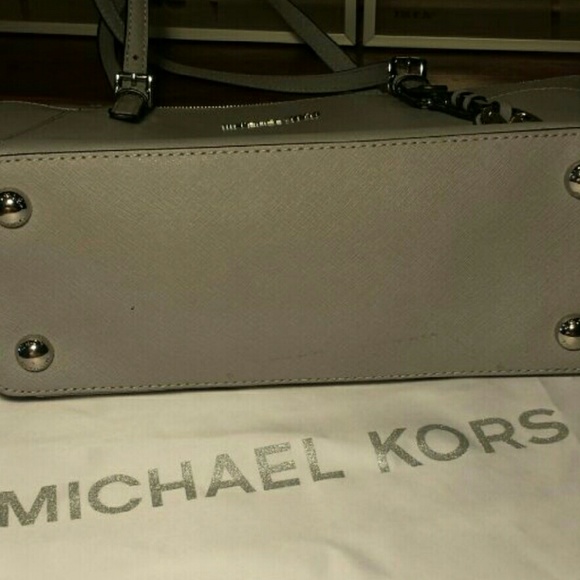 Sale! MK: Small Grey Jetset Tote - Picture 4 of 4