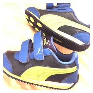 Kids⚡️ light up ⚡️Pumas! Like new!