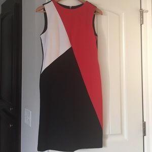 Red/white/black sleeveless dress